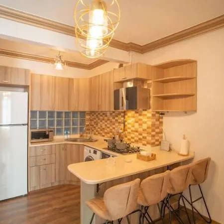 2 Bedroom Apt Near Fatih Mosque *
